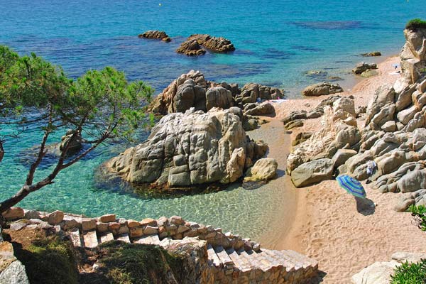 Imagen de una de las calas de la Costa Brava