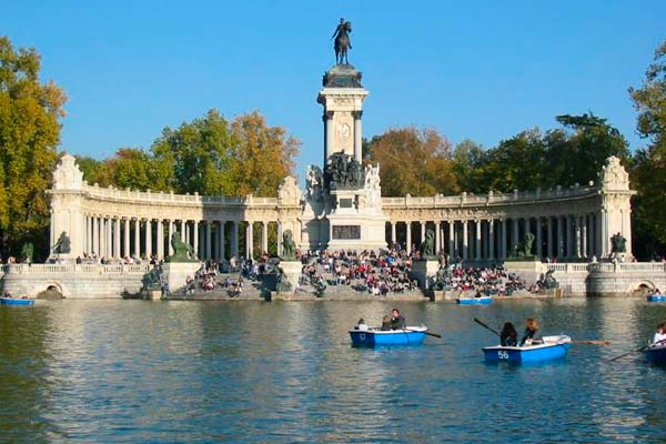 Paseo por el Parque del Retiro