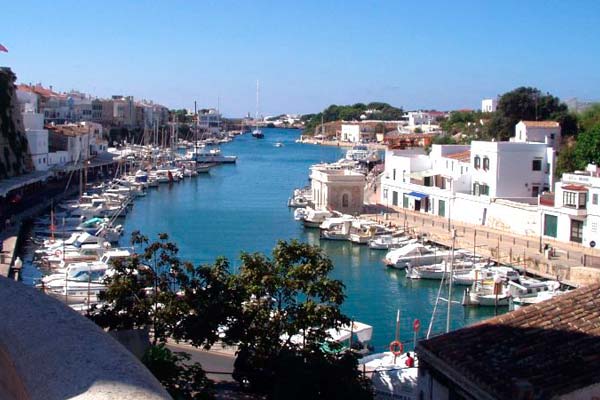 Canal que recorre esta Ciutadella de Menorca