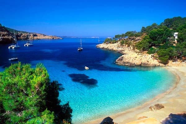 En Ibiza podrás disfrutar de su ambiente rural y la naturaleza que nos ofrece