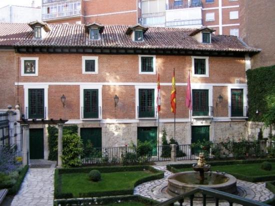 Hoteles en Valladolid - Museo de Cervantes