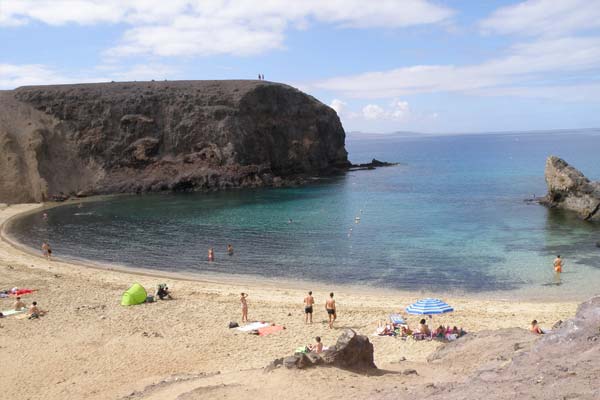 Playa del Papagayo, muy cerca de Playa Blanca