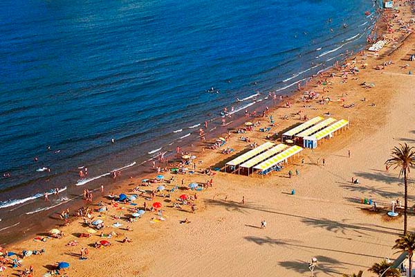 Una de las playas de Peñíscola